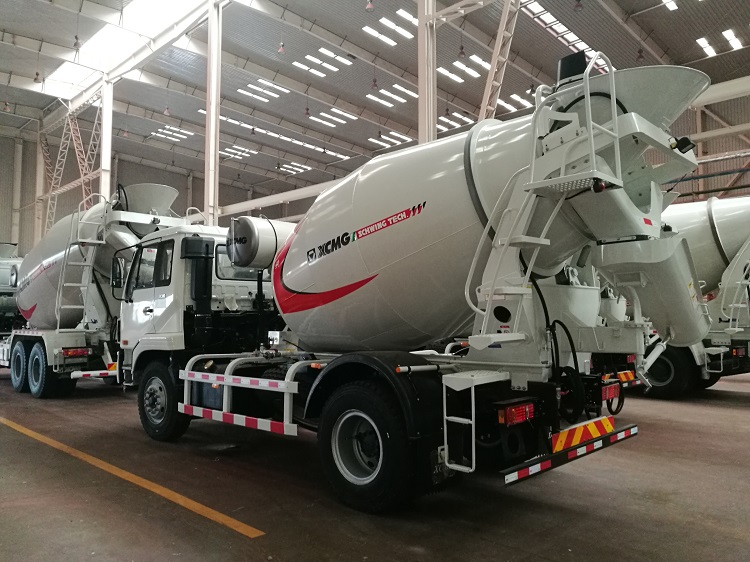 XCMG Official XSC3303 Cement Mixer Mobile Self Loading Concrete Mixer Truck Price for Sale